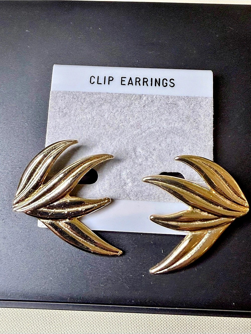 Vintage Gold Tone Sculptural Leaf Statement Clip Earrings